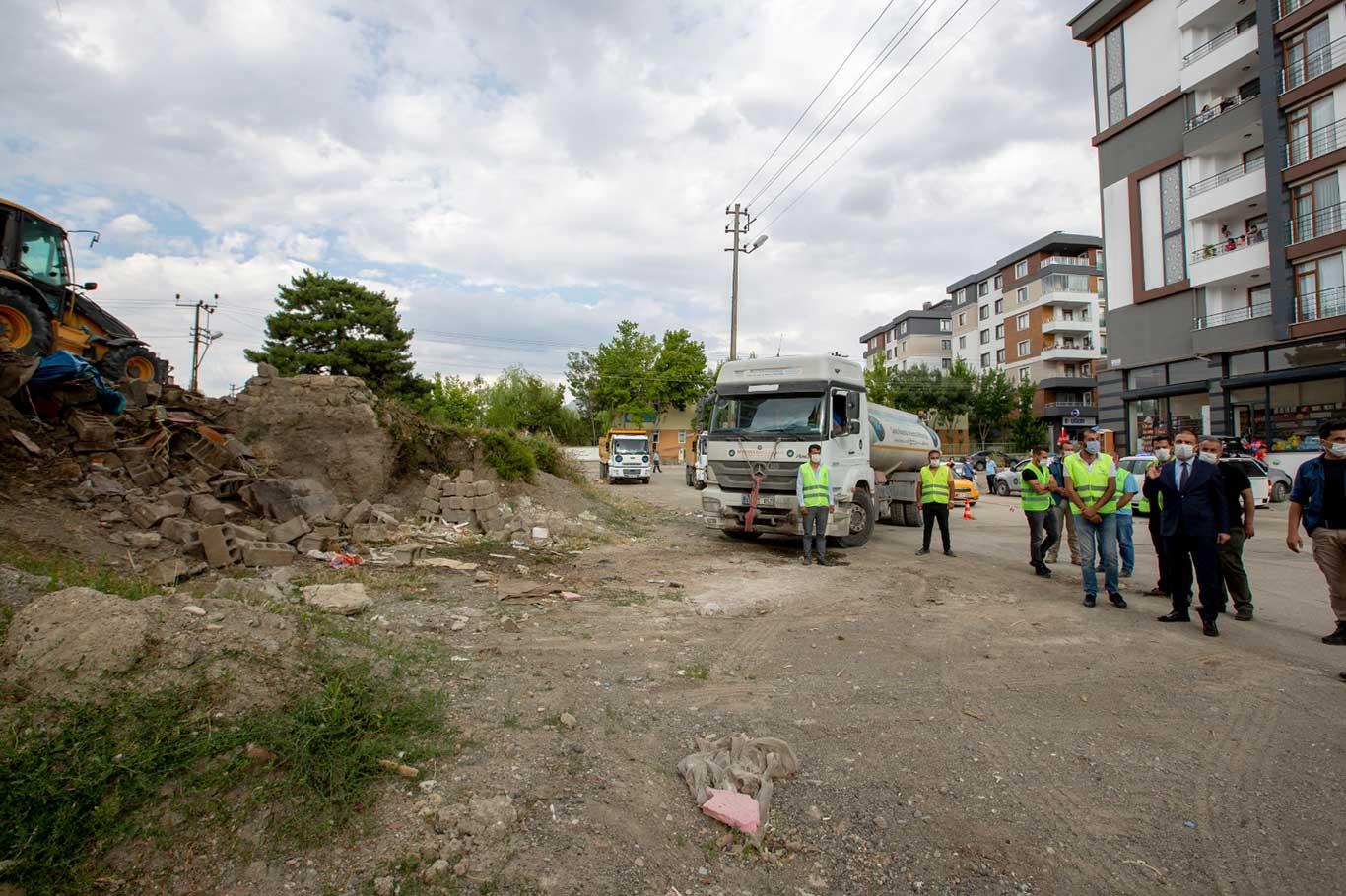Van'daki metruk yapılar tek tek yıkılıyor Van'daki metruk yapılar tek tek yıkılıyor